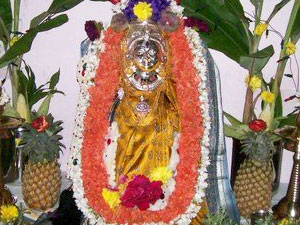 Simple Tips To Decorate Varalakshmi Idol Simple Tips To Decorate Varalakshmi Idol
