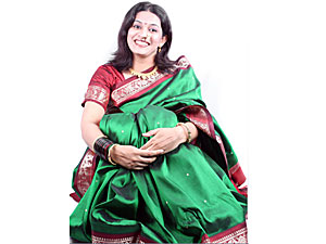 Wear Saree As Postpartum Clothing Wear Saree As Postpartum Clothing