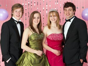 How To Select The Best Prom Gown? How To Select The Best Prom Gown?