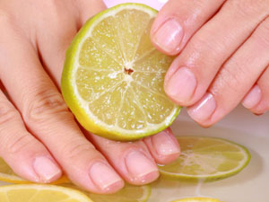 Try Lemon Manicure To Get Shiny Nails! Try Lemon Manicure To Get Shiny Nails!