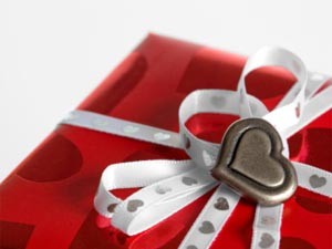 6 Best Valentine Gift Ideas For Wife 6 Best Valentine Gift Ideas For Wife