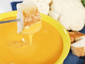 Beer Cheese Fondue: V Day Recipe Beer Cheese Fondue: V Day Recipe