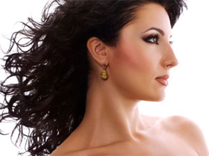 How To Use Gold In Your Makeup? How To Use Gold In Your Makeup?