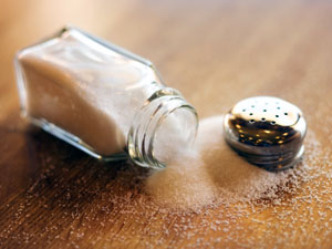 4 Signs Your Salt Consumption Is More! 4 Signs Your Salt Consumption Is More!