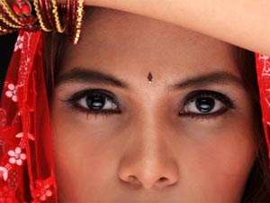 Traditional Indian Makeup Essentials Traditional Indian Makeup Essentials