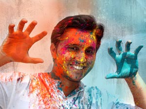 How To Clean Nails After Holi? How To Clean Nails After Holi?