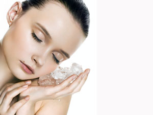 Face Massage Using Ice Cubes Face Massage Using Ice Cubes
