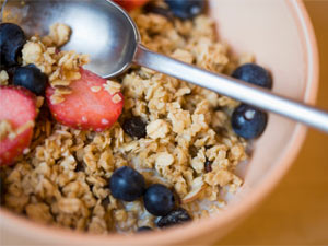 cereal oats eat types cereals foods dense calorie bowl berries getty rich magnesium ways easy boldsky breakfast sleep deep close