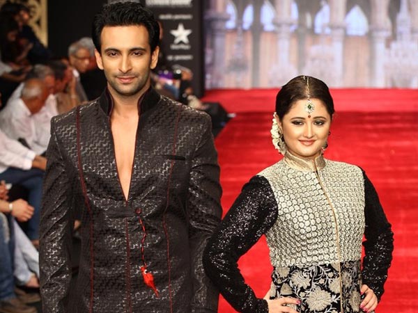 Rashmi & Nandish On The Ramp In Black Rashmi & Nandish On The Ramp In Black