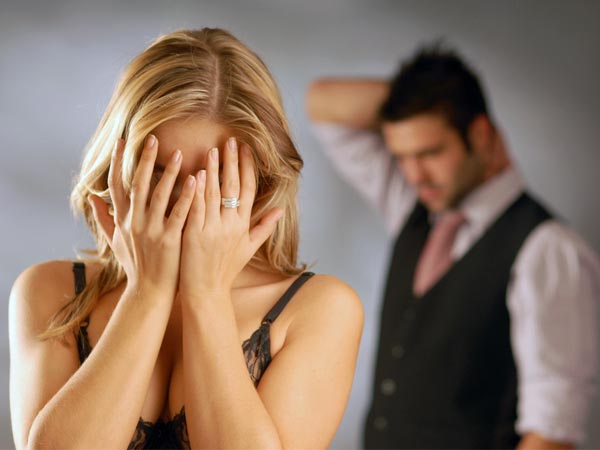Online dating signs he is married