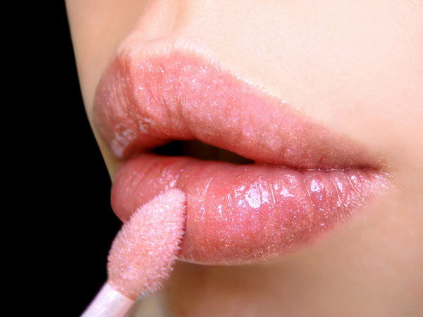 How To Prevent Lip Gloss From Smudging? How To Prevent Lip Gloss From Smudging?