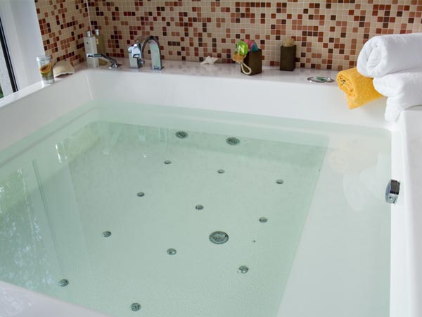 7 Tips To A Clean Bathtub 7 Tips To A Clean Bathtub