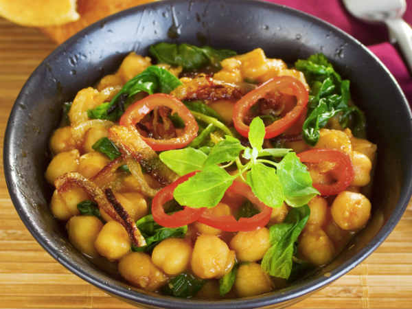 Ghugni : Bengali Chickpeas Curry Ghugni : Bengali Chickpeas Curry