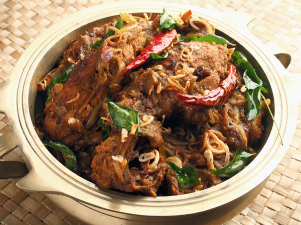 Tawa Chicken: Pan Cooked Indian Curry Tawa Chicken: Pan Cooked Indian Curry