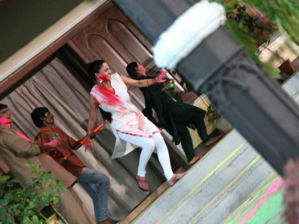 Clean Your Home After Holi Clean Your Home After Holi