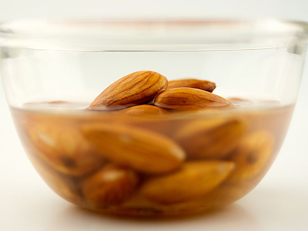 Why To Soak Almonds Before Eating? Why To Soak Almonds Before Eating?