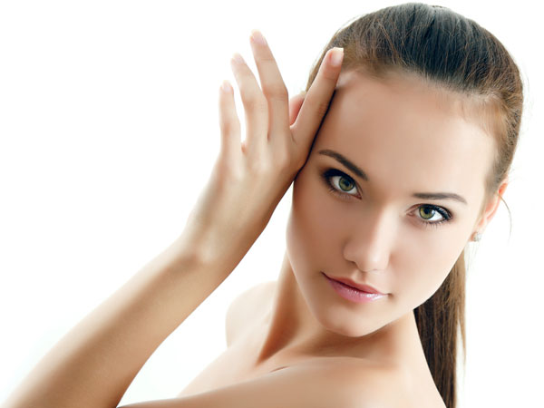 10 Beauty Benefits Of Rose Petals - Boldsky.com