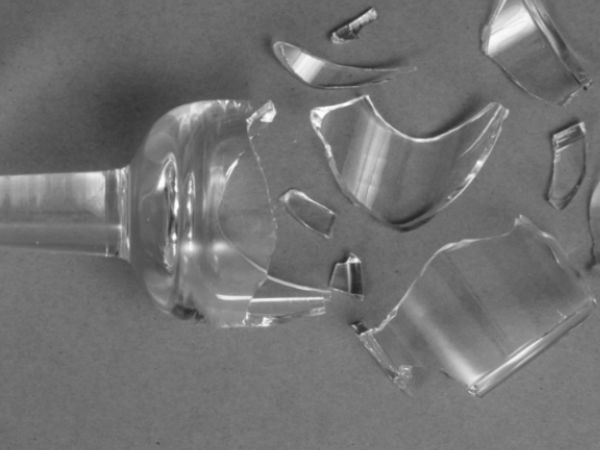 How to Clean up Broken Glass How to Clean up Broken Glass