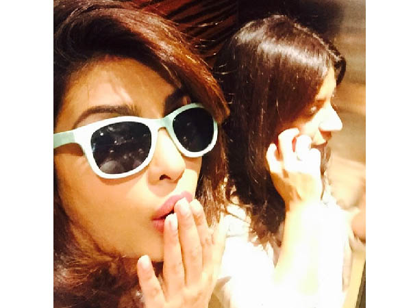 Priyanka Chopra's Chic Sunglasses To Try Priyanka Chopra's Chic Sunglasses To Try
