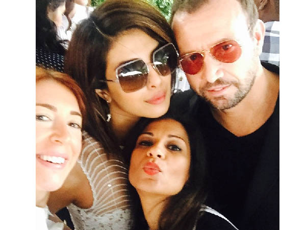 Priyanka Chopra's Chic Sunglasses To Try Priyanka Chopra's Chic Sunglasses To Try