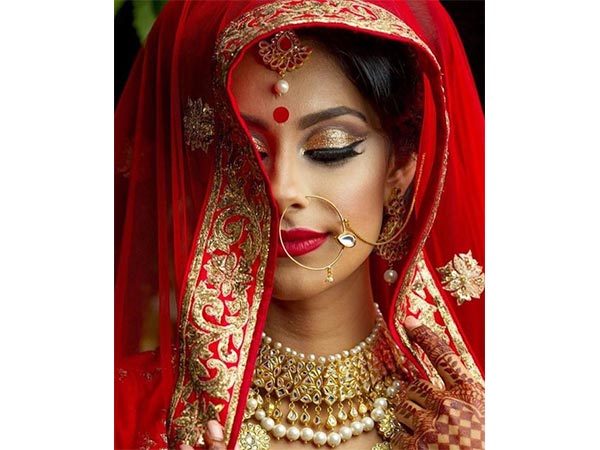 How To Get Your Bridal Base Makeup Right - Boldsky.com
