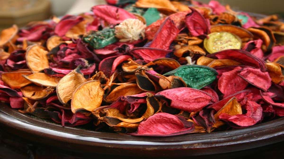 Aromatic Potpourri With Dried Flowers