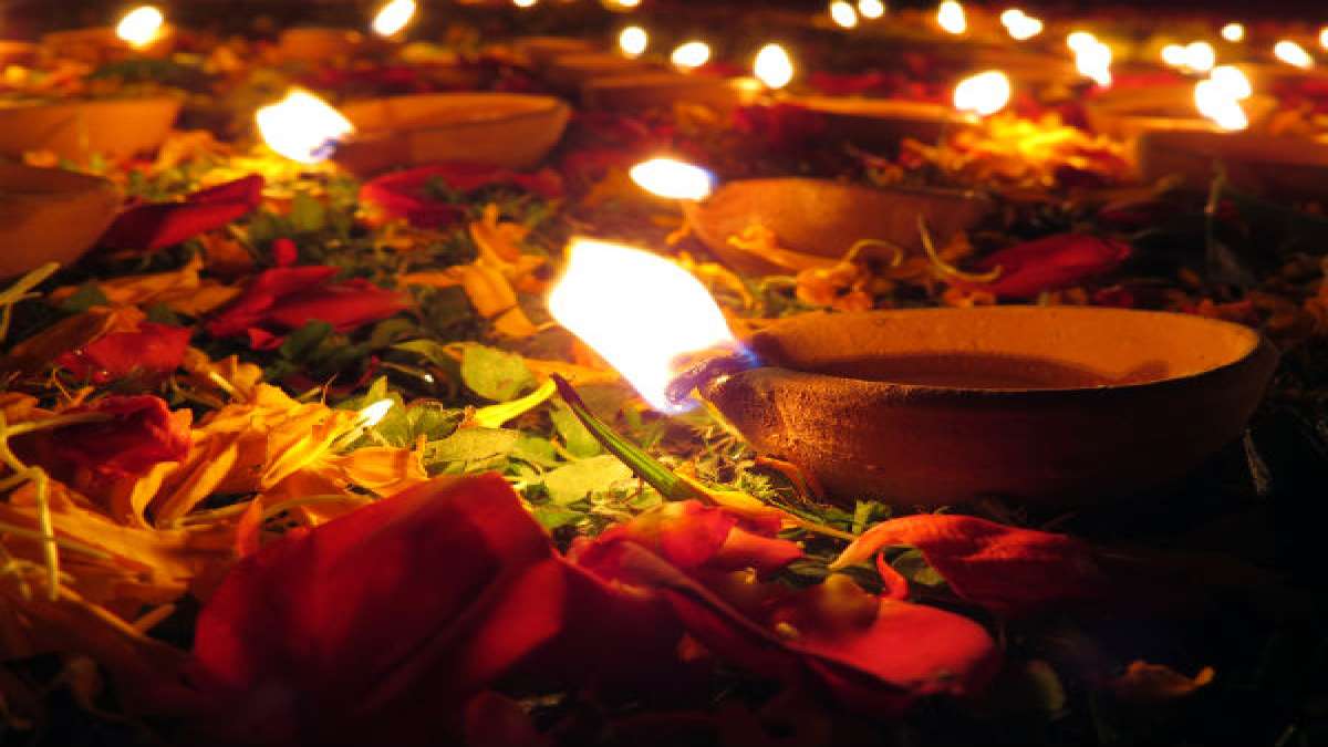 Diwali 2020 Here Is Why Hindus Light Lamps During This Festival