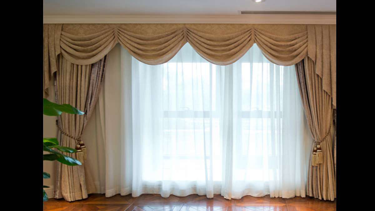 Curtain Colours For A Winter Home Boldsky Com