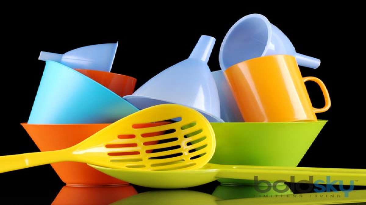 Best Ways To Clean Plastic Containers