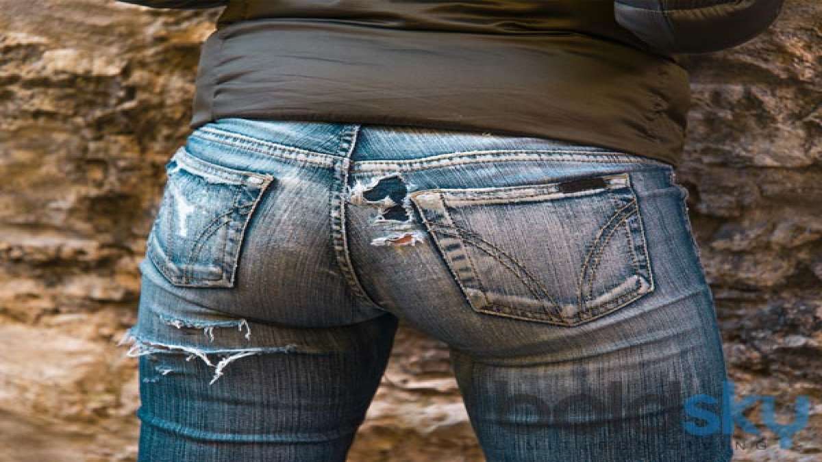 7 Tricks To Make Your Old Jeans Look New