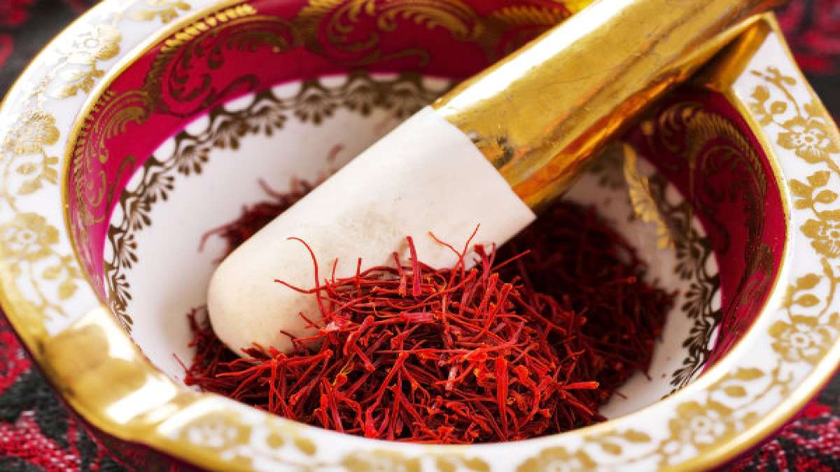 7 Ways To Use Saffron For A Radiant Skin
