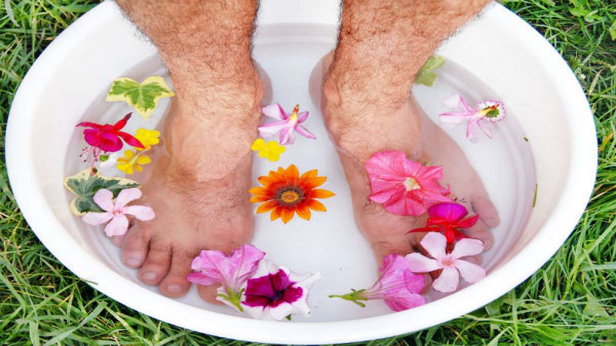 How Does Soaking Feet In Water Help?