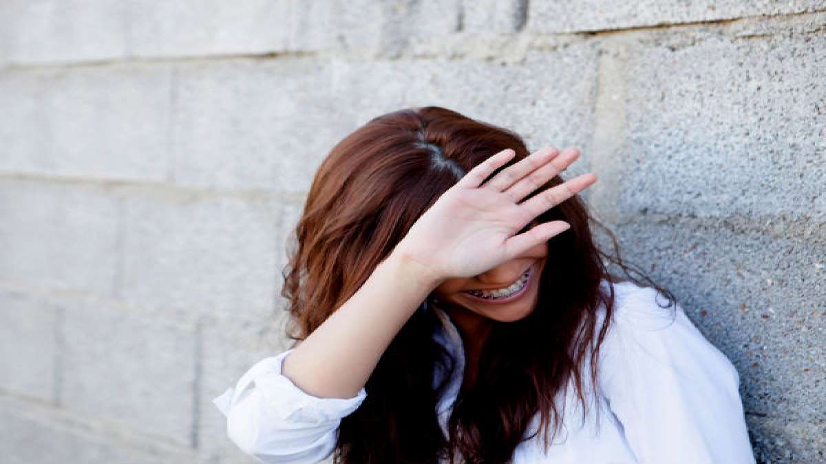 Does She Avoid Eye Contact?