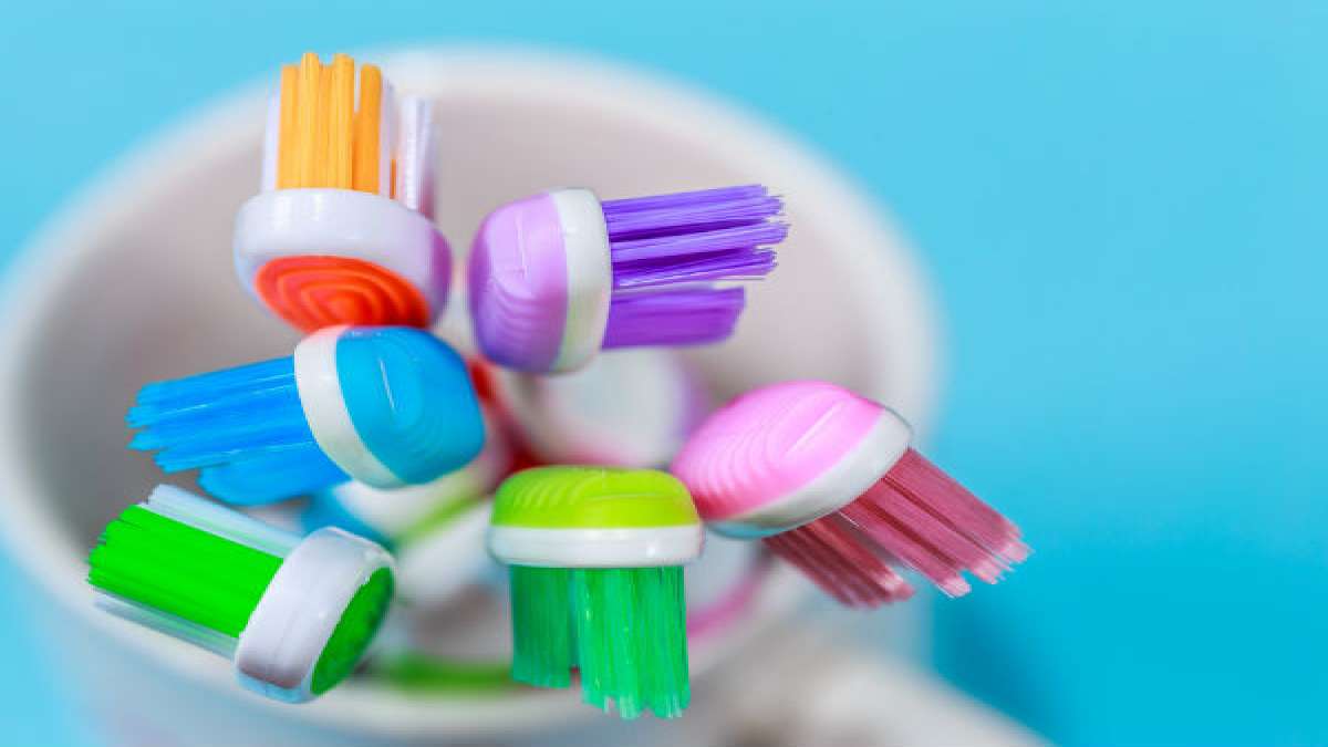 This Is How Your Toothbrush Can Be Very Dangerous For Your Health