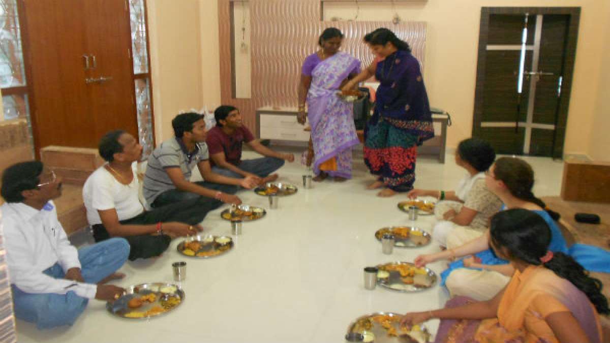 Benefits Of Sitting On The Floor And Eating