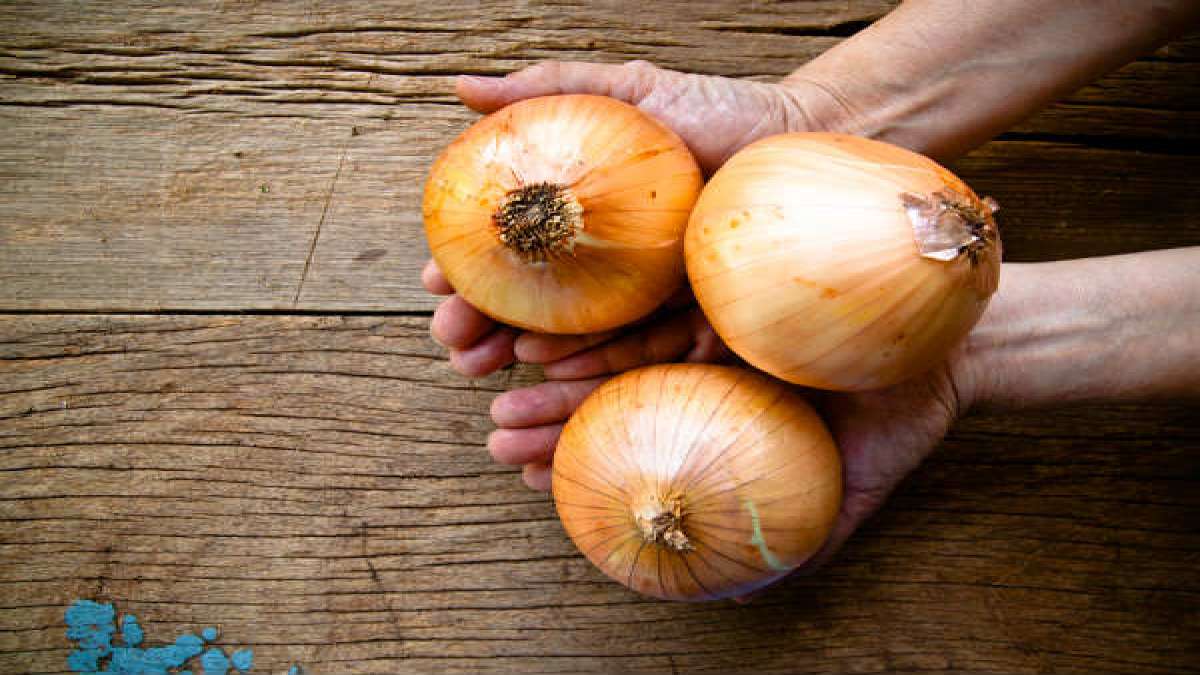 Rub Onion On Hand To Treat These Ailments; Also Check The Other Ways To