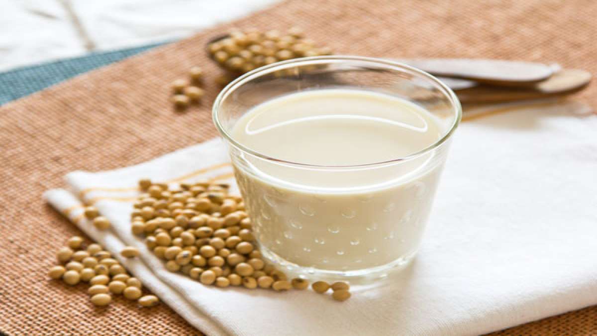 Strengthen Your Hair With Homemade Soy Milk Masks
