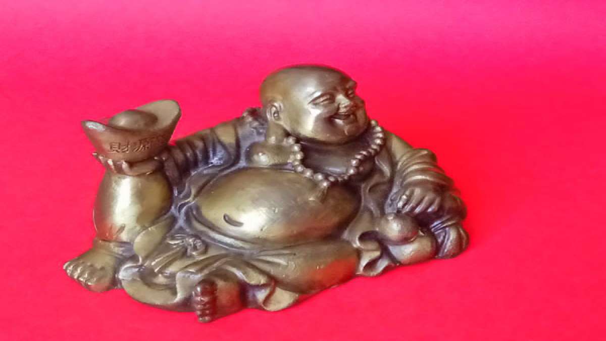 Why And Where Should We Keep Laughing Buddha At Home?