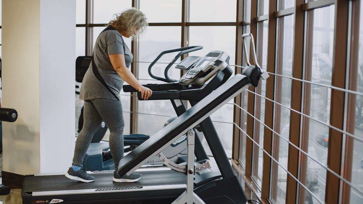 4 Ways To Lose Weight With A Treadmill Workout