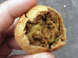 Aloo Kachori: Crisp Snacks For Holi - Boldsky.com