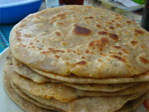 Cauliflower Paratha - Boldsky.com