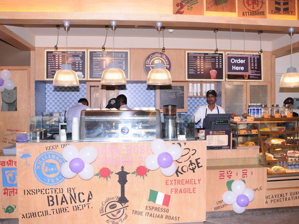Coffee Bean and Tea Leaf - Born in LA Now in Bengaluru - Boldsky.com