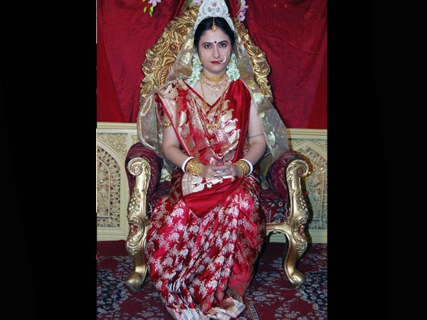 10 Bridal Outfits For The Wedding Day - Boldsky.com