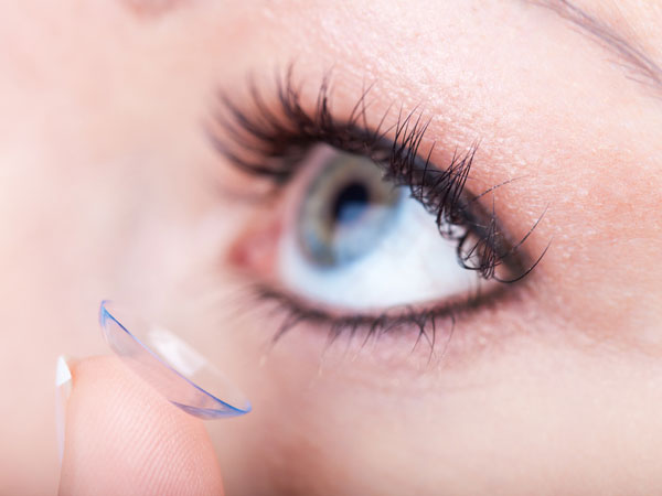 coloured contact lens for
