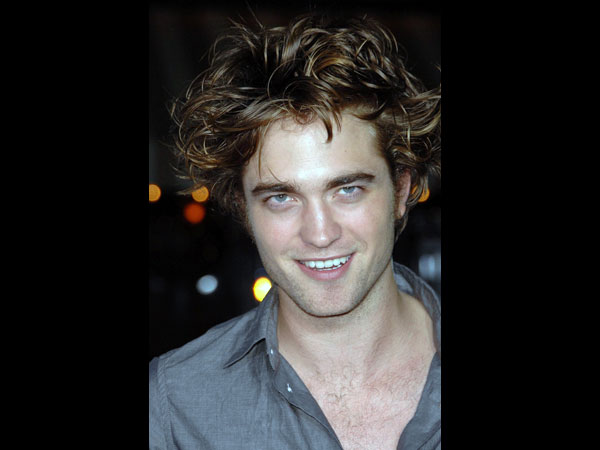 Best Hairstyles Of Robert Pattinson Boldsky Com