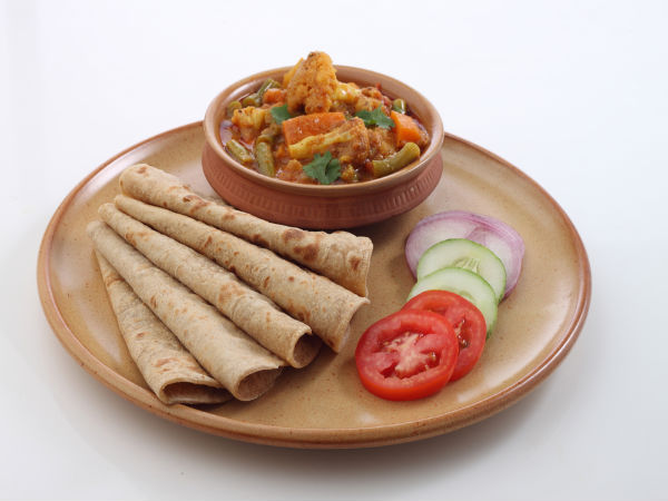 Methi Missi Roti For Healthy Breakfast - Boldsky.com