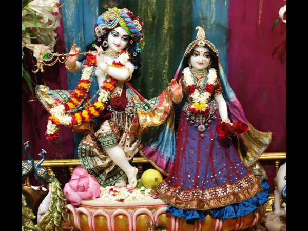 Ways To Decorate Krishna For Janmashtami Boldsky Com