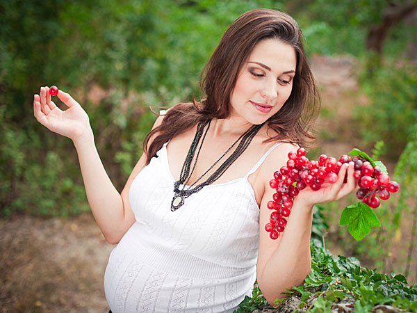 Is Eating Grapes During Pregnancy Safe? - Boldsky.com