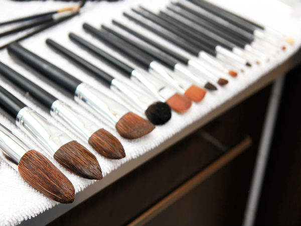 Cleaning Makeup Brushes Naturally Boldsky.com Cleaning Makeup Brushes Naturally Boldsky.com