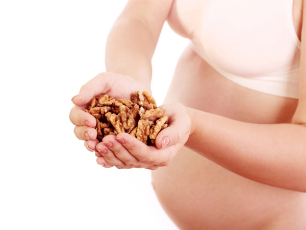 Why You Must Eat Walnuts During Pregnancy